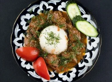 Гуляш с гарниром