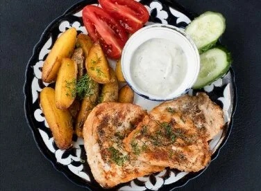 Курица отбивная с гарниром