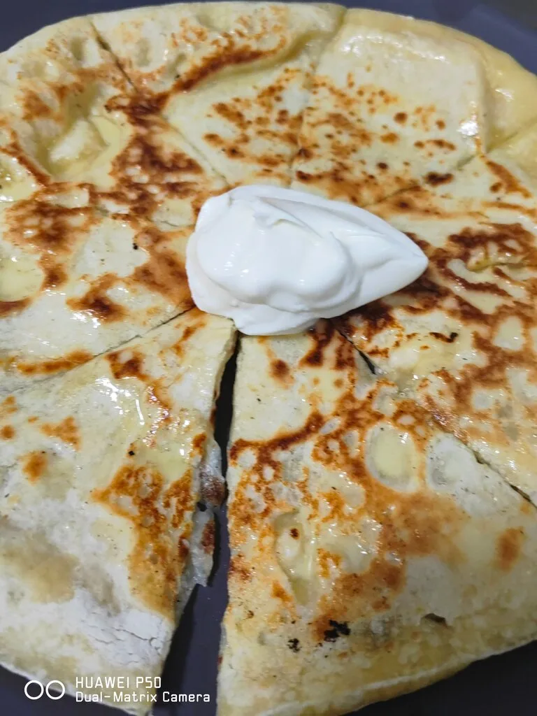 Хычин с сыром и картофелем