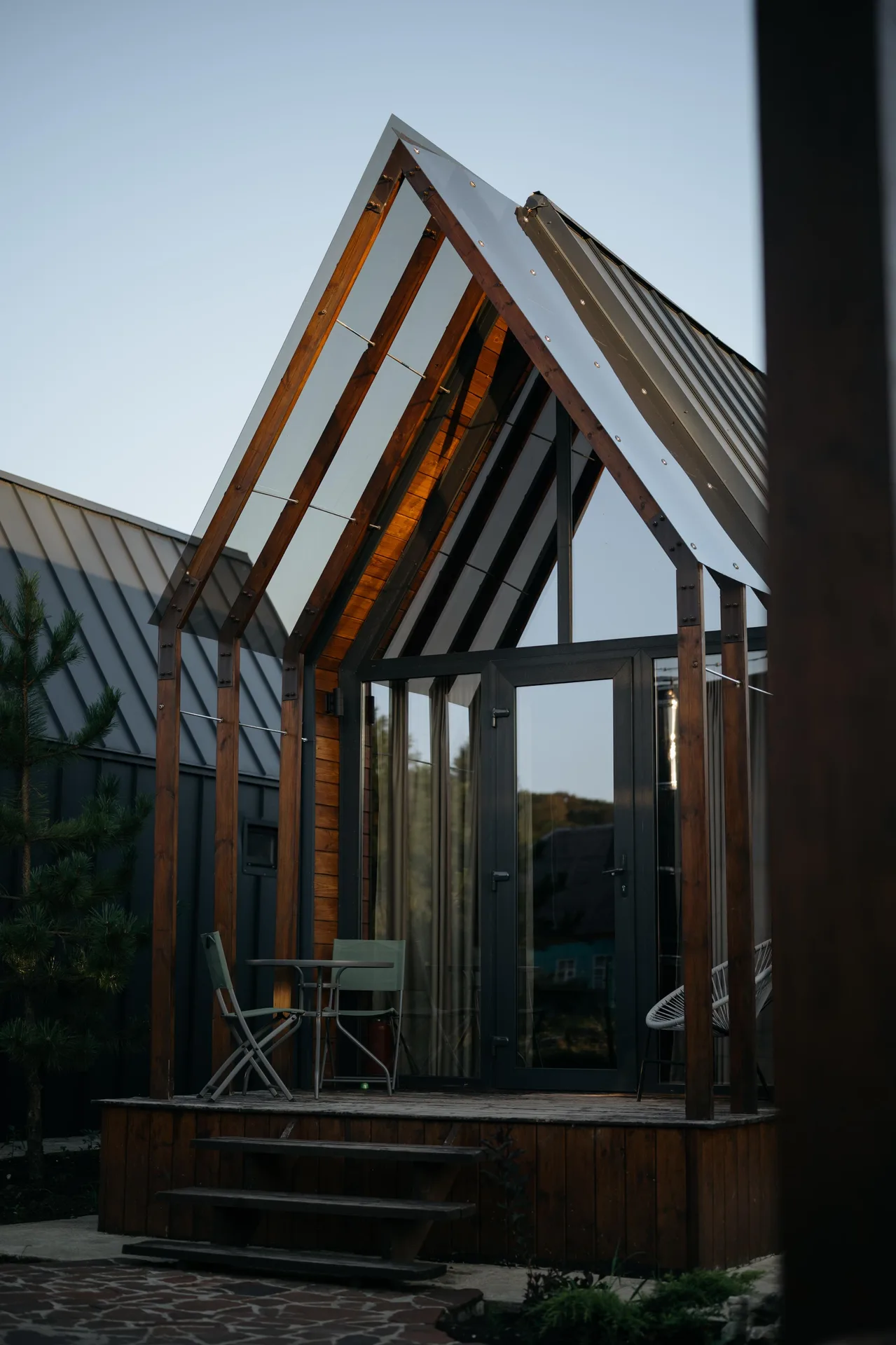 BARN HOUSE